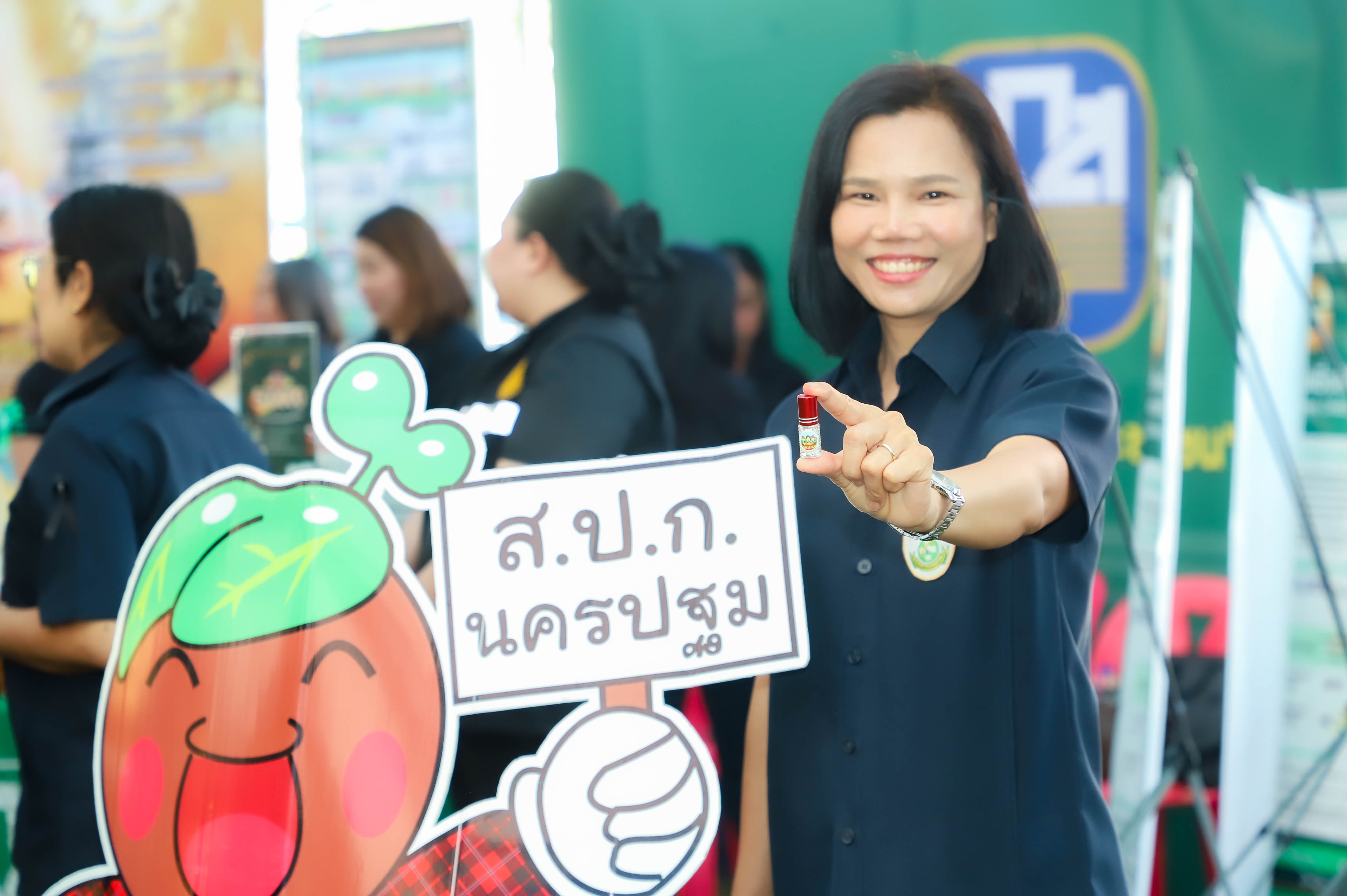 title - รองนายกฯ และรัฐมนตรีว่าการกระทรวงเกษตรฯ เปิดโครงการคลินิกเกษตรเคลื่อนที่ในพระราชานุเคราะห์ฯ ณ จังหวัดนครปฐม